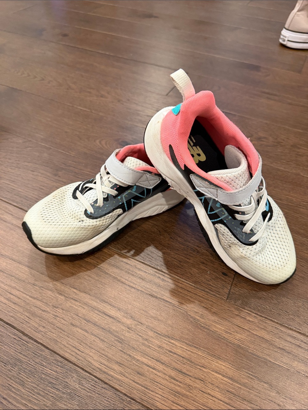 New Balance Kids NB Rave Run v2 Grey Size 2 - C72-099